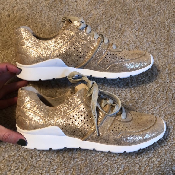 Ugg Women’s Tye Stardust Gold Sneaker 8.5 - Picture 3 of 7